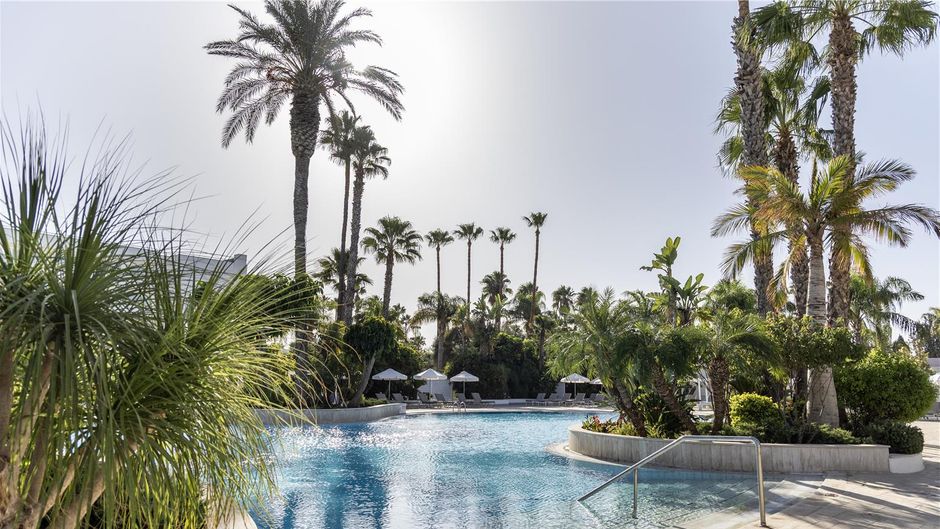 Hilton Nicosia Pool