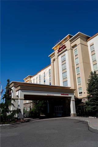 Hampton Inn & Suites Staten Island