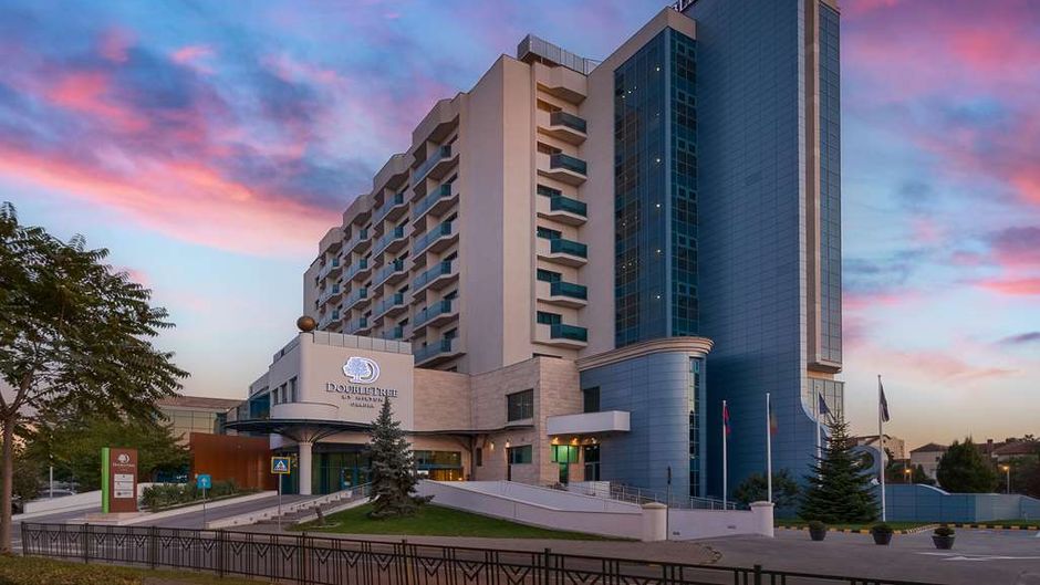 DoubleTree by Hilton Hotel Oradea Exterior