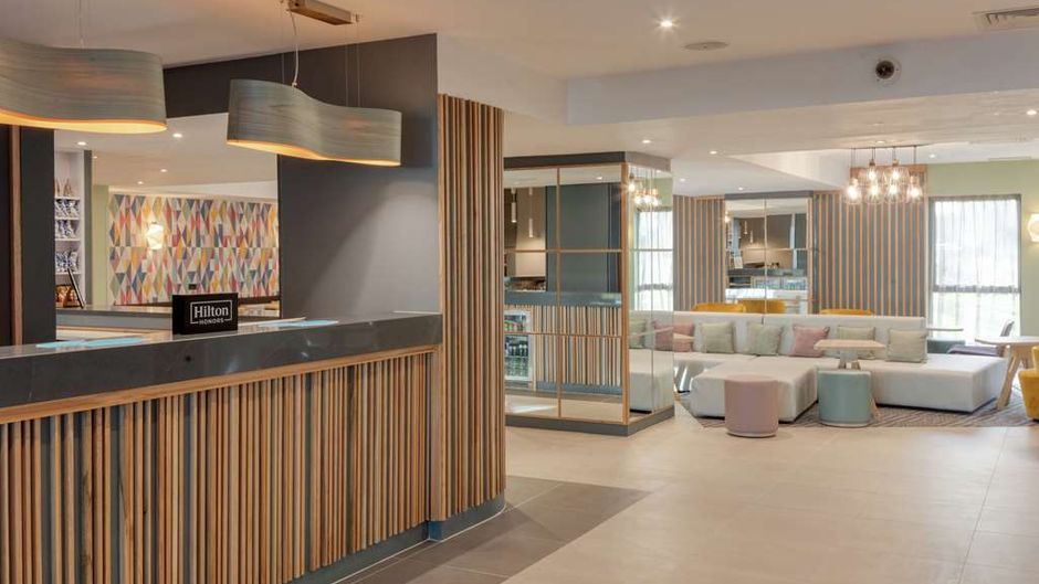 Hampton by Hilton Corby/Kettering Lobby