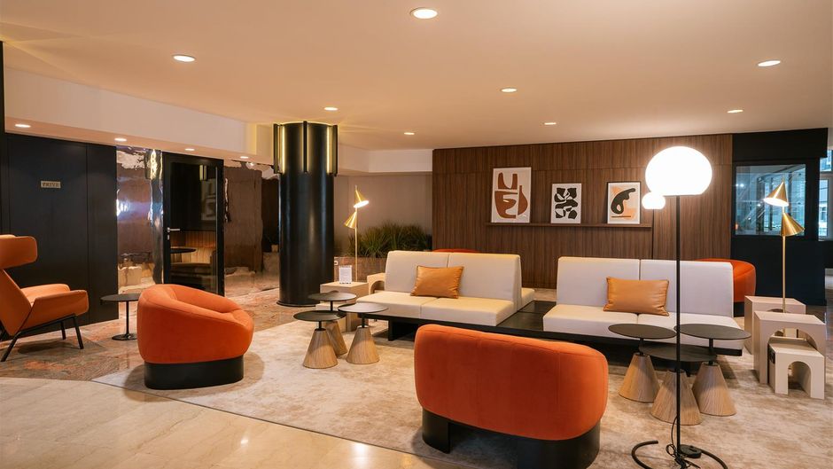 Hilton Paris La Defense Lobby