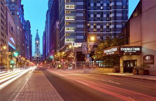 DoubleTree by Hilton Hotel Center City