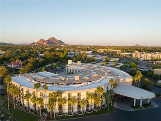 Embassy Suites Phoenix  Biltmore