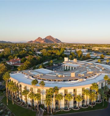 Embassy Suites Phoenix  Biltmore