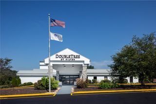 DoubleTree by Hilton PIT Meadow Lands