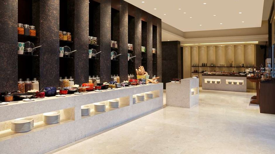 DoubleTree by Hilton Pune - Chinchwad Restaurant