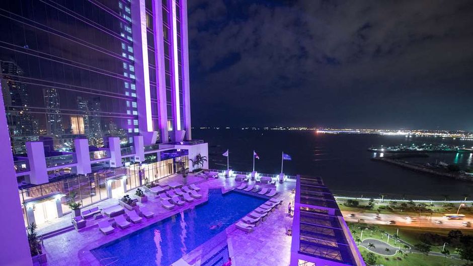 Hilton Panama Pool