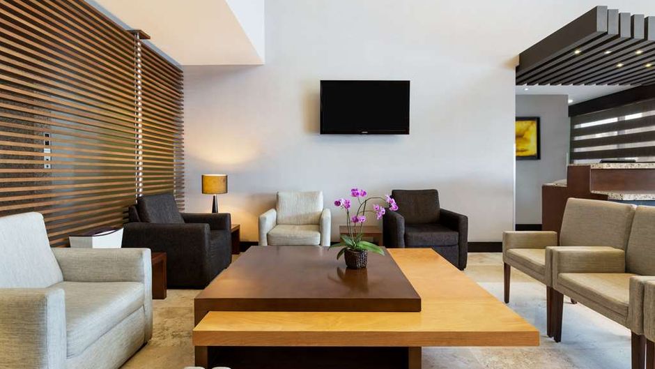 DoubleTree by Hilton Queretaro Lobby