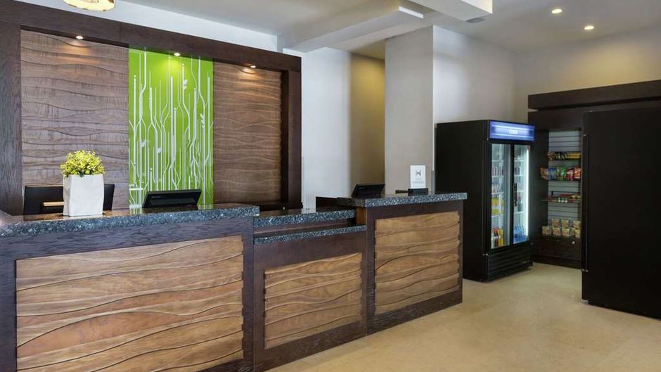 Hilton Garden Inn Queretaro Lobby