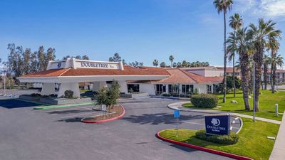 DoubleTree by Hilton Hotel Bakersfield
