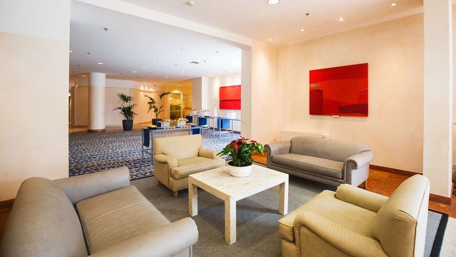 Hilton Rome Airport Lobby