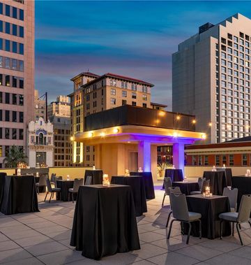 Embassy Suites Riverwalk-Downtown