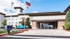 Hampton Inn & Suites Airport