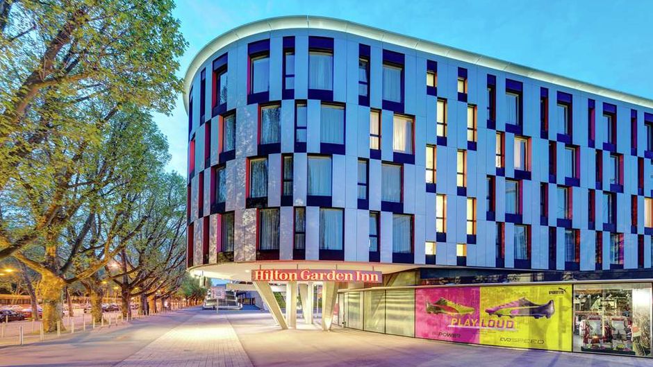 Hilton Garden Inn Stuttgart NeckarPark Exterior
