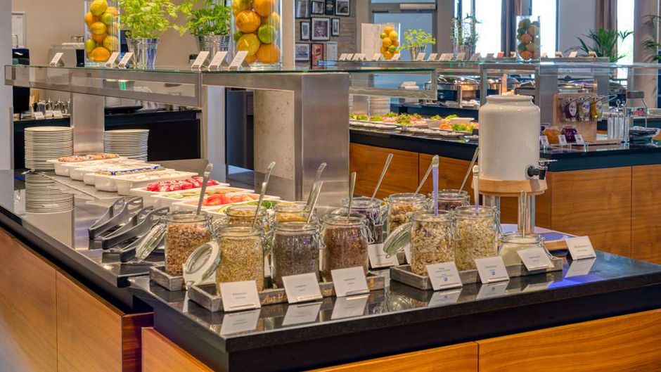 Hilton Garden Inn Stuttgart NeckarPark Restaurant