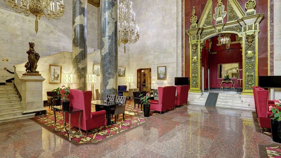 Hilton Moscow Leningradskaya Lobby