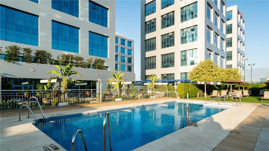 Hilton Garden Inn Sevilla Pool