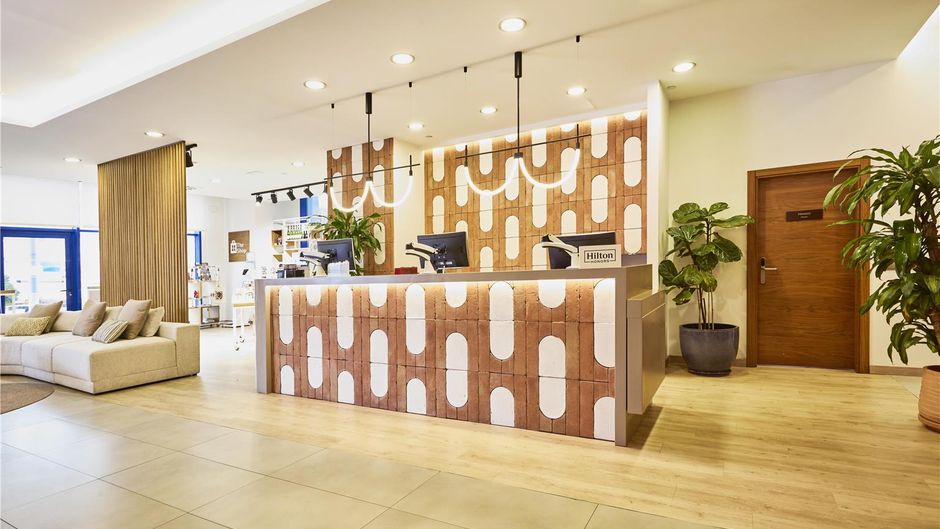 Hilton Garden Inn Sevilla Lobby