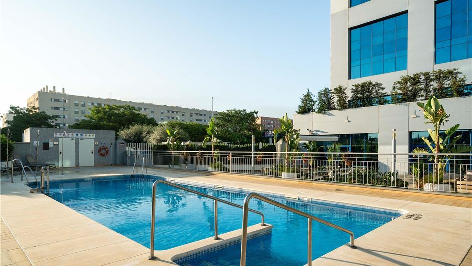 Hilton Garden Inn Sevilla Pool