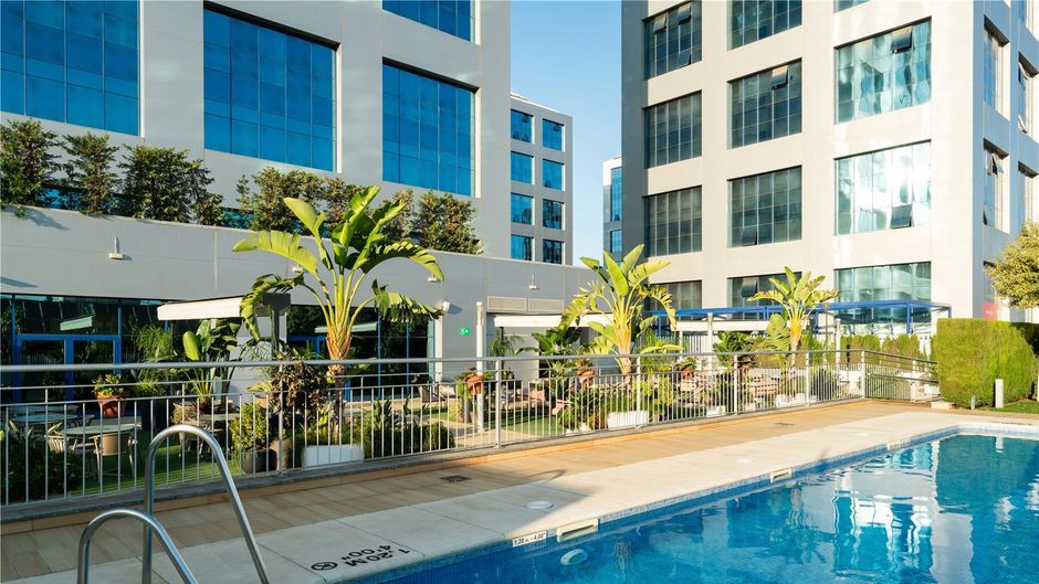 Hilton Garden Inn Sevilla Pool