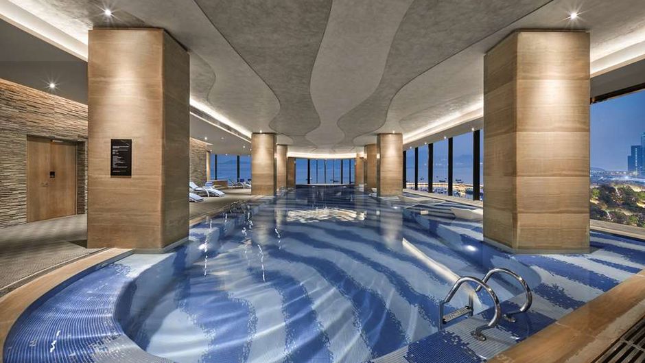 Hilton Shenzhen Shekou Nanhai Pool