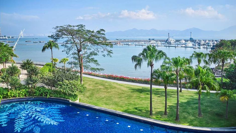 Hilton Shenzhen Shekou Nanhai Pool