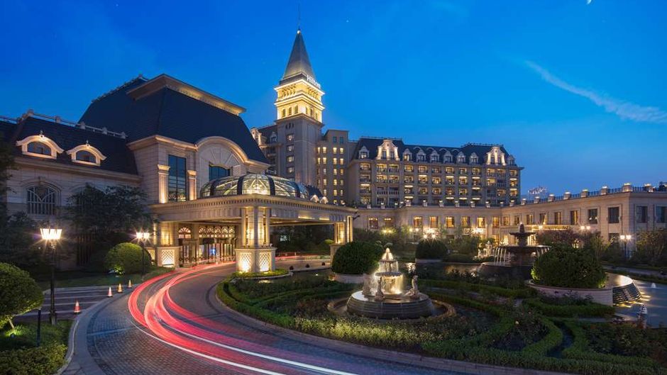 Hilton Qingdao Golden Beach Exterior