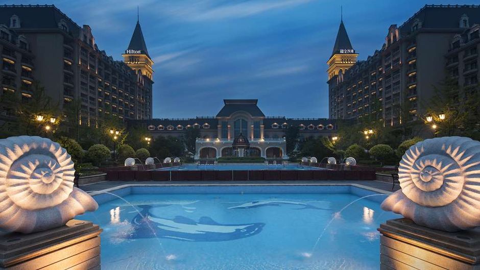 Hilton Qingdao Golden Beach Pool