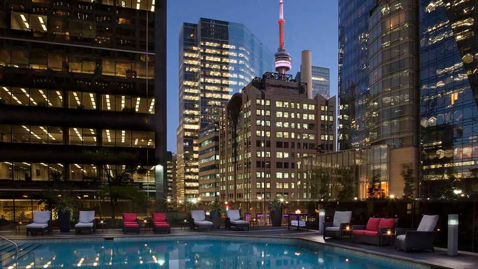 Hilton Toronto Pool
