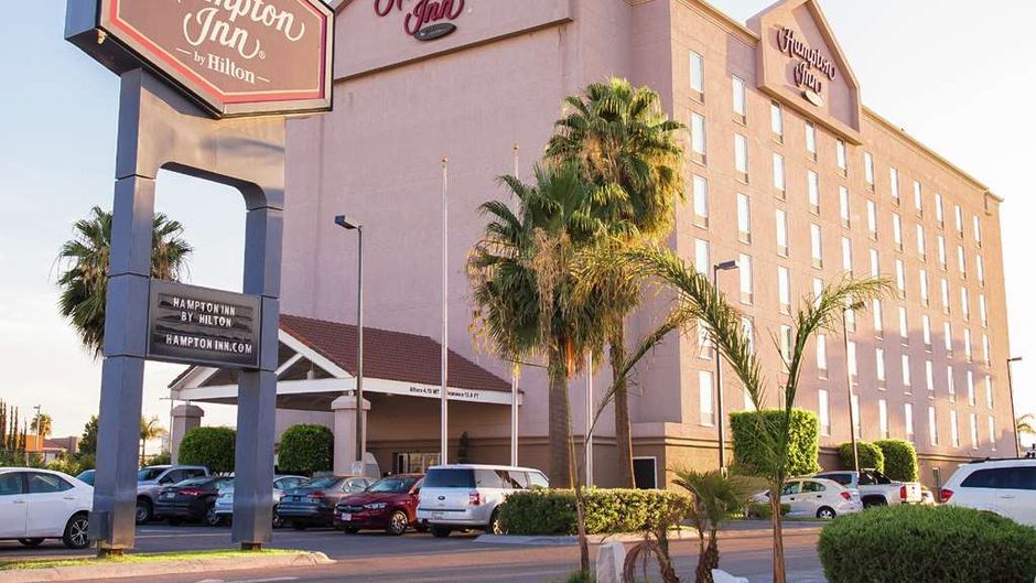 Hampton Inn by Hilton Torreon-Airport Exterior