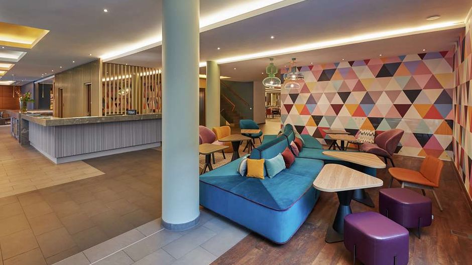 Hampton by Hilton Berlin City West Lobby