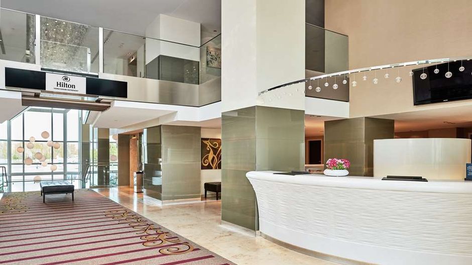 Hilton Vienna Danube Waterfront Lobby