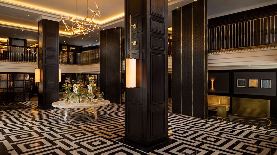 Hilton Vienna Plaza Lobby
