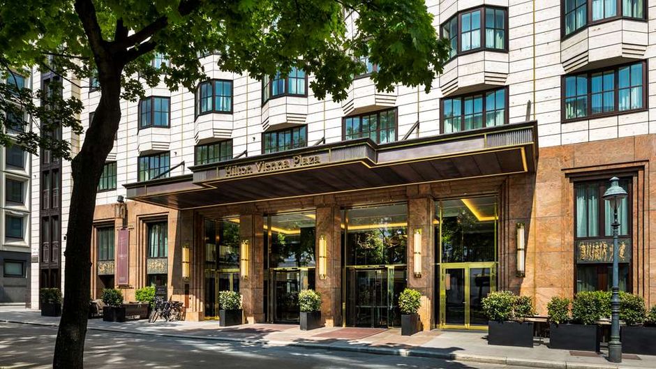 Hilton Vienna Plaza Exterior