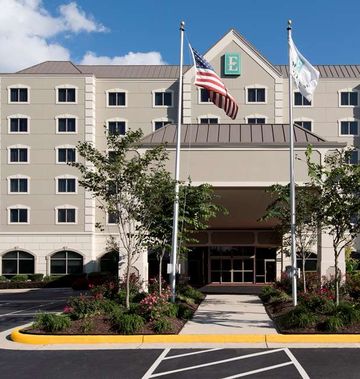 Embassy Suites by Hilton Dulles Airport