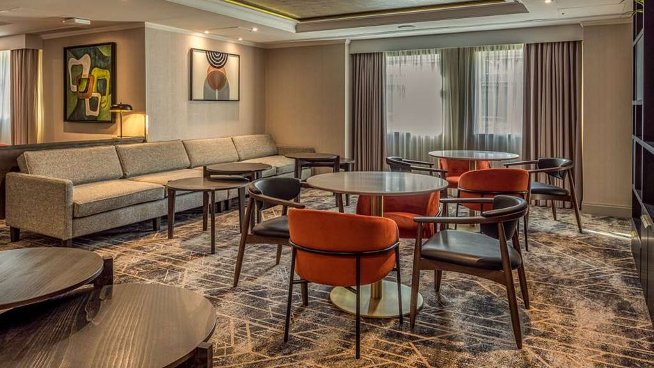 Hilton London Watford Lobby