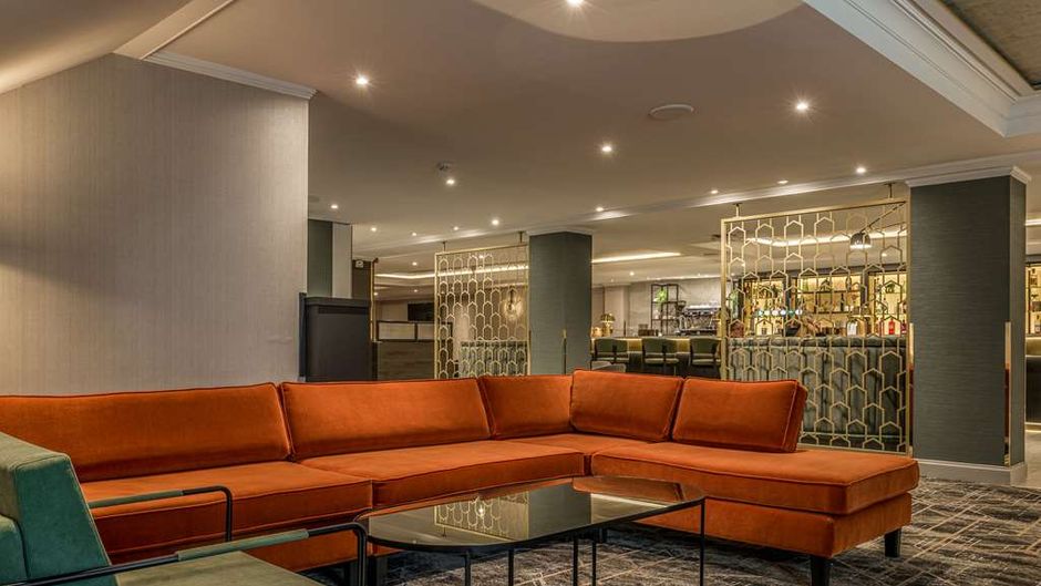 Hilton London Watford Lobby
