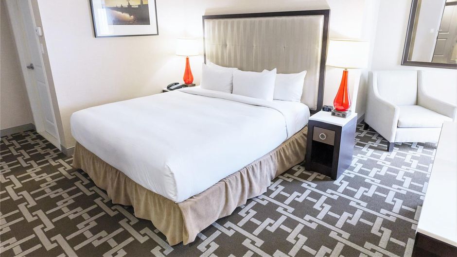 Hilton Niagara Falls Fallsview Room