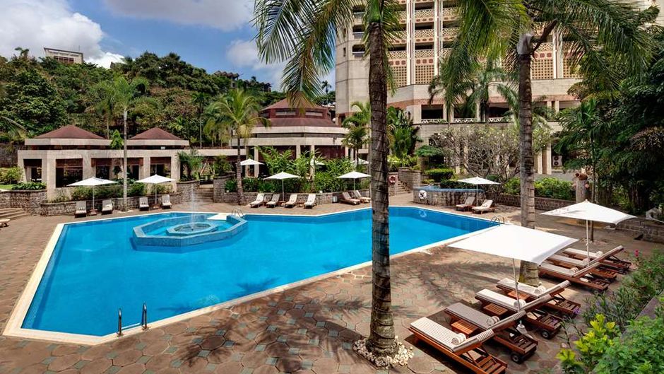 Hilton Yaounde Pool