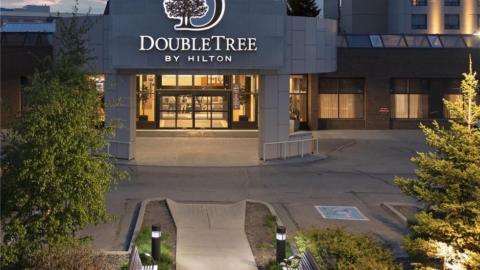 Doubletree by Hilton West Edmonton Exterior