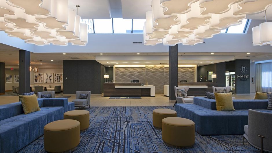 Doubletree by Hilton West Edmonton Lobby
