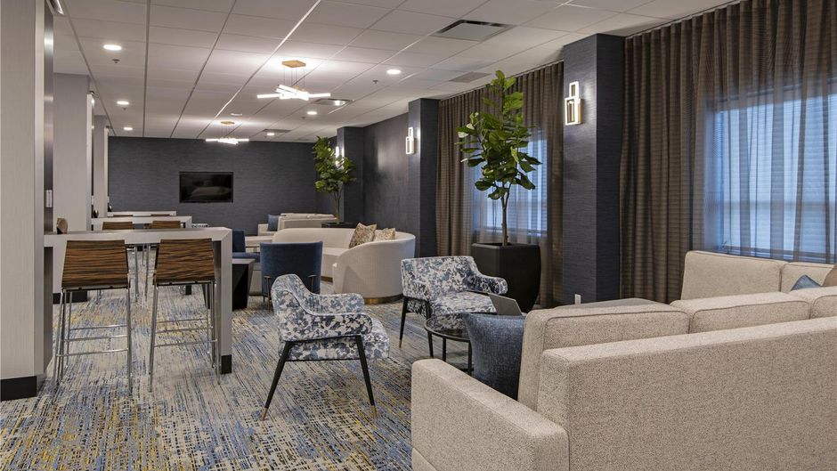 Doubletree by Hilton West Edmonton Restaurant