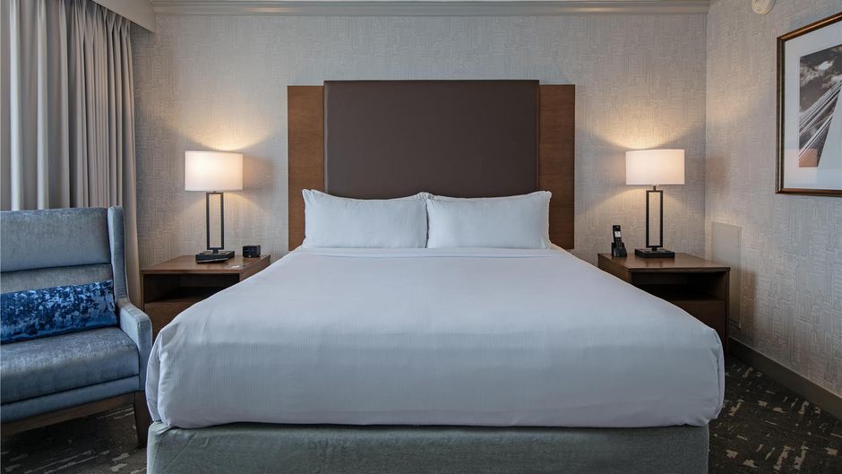 Doubletree by Hilton West Edmonton Room