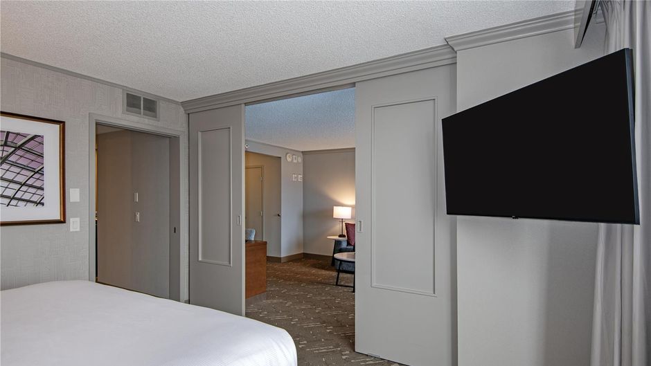 Doubletree by Hilton West Edmonton Room