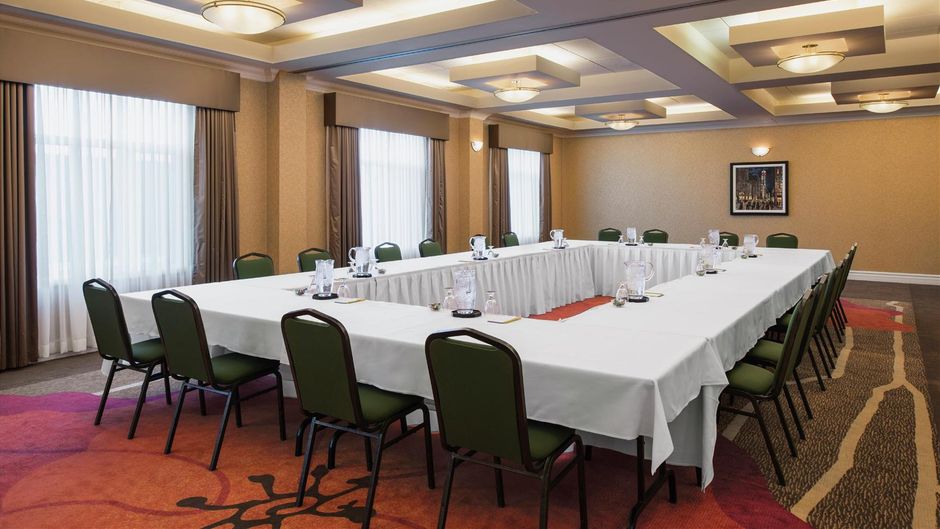 Hilton Garden Inn West Edmonton Meeting