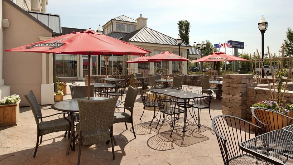 Hilton Garden Inn West Edmonton Exterior