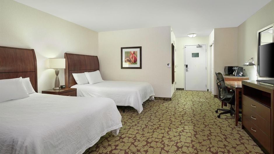 Hilton Garden Inn West Edmonton Room