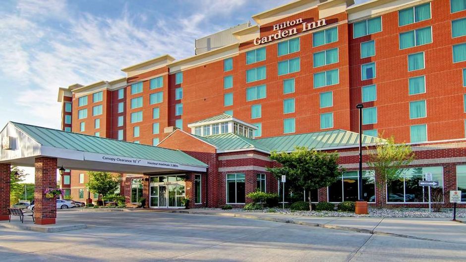 Hilton Garden Inn Ottawa Airport Exterior