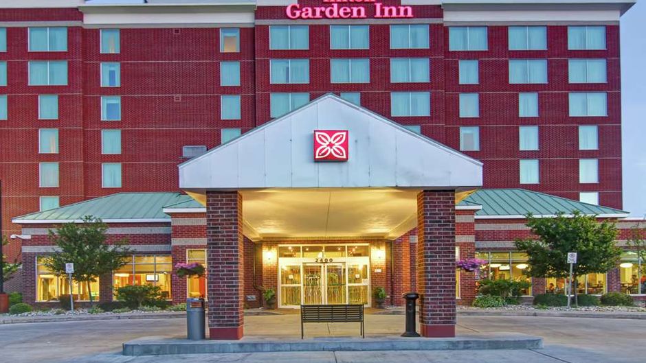 Hilton Garden Inn Ottawa Airport Exterior