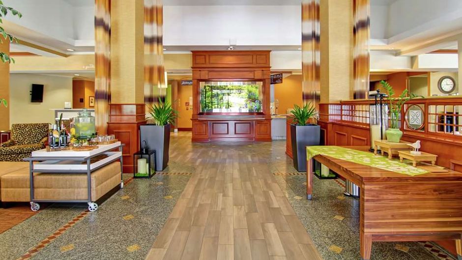 Hilton Garden Inn Ottawa Airport Lobby
